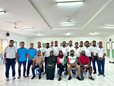 ހޮރައިޒަން ފިޝަރީޒްގެ މުވައްޒަފުންނަށް ސެލްފް ޑިފެންސް ޓްރެއިނިންއެއް ނަގައިދީފި