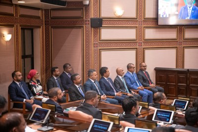 ރޯދަ މަހު މަޖިލީހަށް ވަޒީރުން ހާޒިރުނުކުރަން އެދެފި