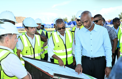 ތިލަފުށީގައި ކުނި މެނޭޖްކުރުމުގެ މަޝްރޫޢު ހިނގާ ގޮތް ރައީސް ބައްލަވާލައްވައިފި