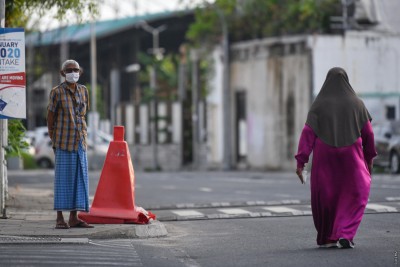 މަންމަ އެއީ މަންމައެވެ. އޭނާއަށް ބޭއަދަބީ ނުކުރާށެވެ!