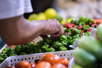 ބަންދު ދުވަސްތަކުގައި މޭވާއާއި ތަރުކާރީގެ އަގު ދާނީ ދަށަށް: ވިޔަފާރިވެރިން