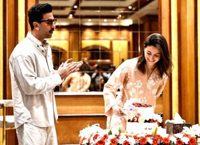 ހުއްދަނެތި ދަރިފުޅުގެ ފޮޓޯ ނުނެގުމަށާއި ޕޯސްޓު ނުކުރުމަށް އާލިއާ އެދިއްޖެ