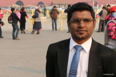 ތުހުމަތުތަކަށް އިންކާރުކޮށް، ފަޒީން ބްރޯޑްކޮމުން އިސްތިއުފާ ދީފި