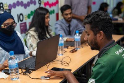 ބިދޭސީންގެ ބައޯމެޓްރިކްސް އަޕްޑޭޓްކުރުމަށް އިތުރު ޑެސްކެއް ބަހައްޓަނީ