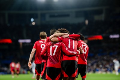 ޔުނައިޓެޑާއި ސޮސިއެޑާޑްގެ ފުރަތަމަ ކުރިމަތިލުން އެއްވަރު