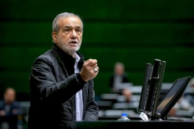 ވާހަކަ ދައްކަން ބޭނުންނަމަ ފުރަތަމަ އެމެރިކާ ޖެހޭނީ ހަމަބިމަށްތިރިވެ ސުލޫކު ރަނގަޅުކުރަން: އީރާން