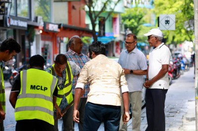 ވާރޭ ވެހުމުން ދިމާވާ ދަތިތައް ކުޑަކުރަން، މިނިސްޓްރީން ކާނުތައް ސާފުކުރަން ފަށައިފި