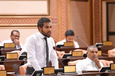 މިހާރުގެ ހާލަތަށް ބަލައި، މެންބަރުންގެ މުސާރަ ކުޑަކުރުމަކީ ކުރުން ރަނގަޅު ކަމެއް: އަމީން ފައިސަލް