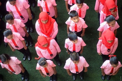 ފޮތްތައް ނުލިބިގެން ކަންބޮޑުވުން؛ މިނިސްޓްރީން ބުނީ ސްކޫލް ފެށެންވާއިރަށް ލިބޭނެ ކަމަށް