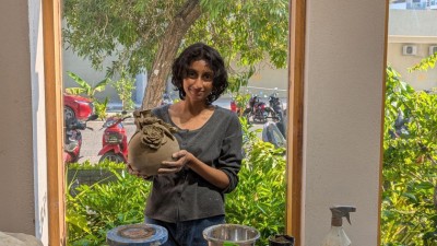 ޝައިހާގެ ކޮންމެ ދުވަހެއް ކްލޭގެ ދުނިޔެއެއްގައި