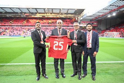 ލިވަޕޫލާއެކު ކެމްޕެއިން ފެށުމަށް ކުރެއްވި ދަތުރުފުޅަށްފަހު ރައީސް މާލެ ވަޑައިގެންފި