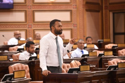 ވަޒީރުން މަޖިލީހަށް ހާޒިރުނުކޮށް، ސަބަބު ނާންގާ މަޖިލީސް ޖަލްސާތައް ނުބާއްވާތީ ގަރާރެއް ހުށަހަޅައިފި