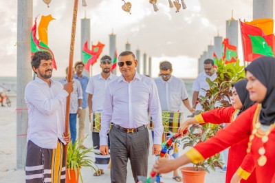 އީދު ތަހުނިޔާއާއެކު ސިޔާމް އެދިވަޑައިގަތީ އަޅުކަމުގައި ދެމިތިބުމަށް