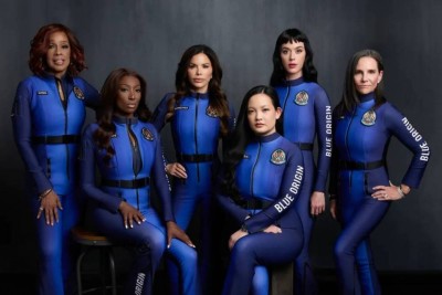 ކޭޓީ ޕެރީ ފަސް އަންހެނުންނާއެކު 11 މިނެޓަށް ޖައްވަށް!