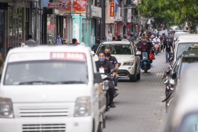 މާލޭ ކެފޭއެއްގައި ތޫނު އެއްޗަކުން މާރާމާރީ ހިންގައި، ޒުވާނަކު ޒަޚަމްކޮށްލައިފި