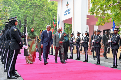 ހުރިހާ ބާރެއް މުށުތެރެއަށް: ދެން ވާނީ ކިހިނެއް؟