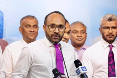 އޮނަރަރީ ޑޮކްޓަރޭޓްކަން ރައީސް މުއިއްޒަށް މުނާސަބެއް ނޫން: ޖަމީލް