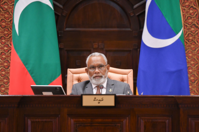 ޕާޓީ ބަދަލުކުރުމުން ގޮނޑި ގެއްލޭކަމަށް ގާނޫނުއަސާސީގައި ނެތް: އަބްދުއްރަހީމް