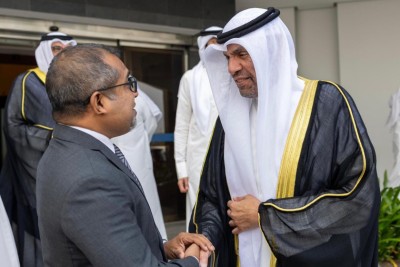 ތަރައްގީގެ މަޝްރޫއުތަކަށް ބޭނުންވާ އެހީ ހޯދަން، ޚަލީލް ކުވޭތަށް