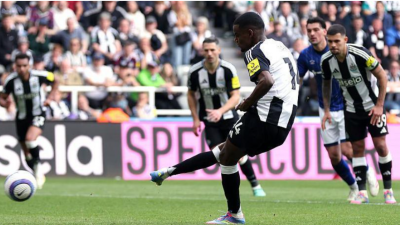 އިންގްލިޝް ޕްރިމިއާ ލީގު: ނިއުކާސްލް ތިންވަނައަށް އަރާ އިޕްސްވިޗް ރެލެގޭޓް ވެއްޖެ