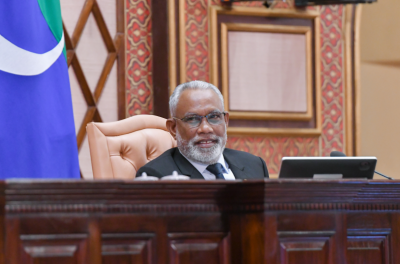 މަޖިލީހުން މަސައްކަތްނުކުރާތީ ކިޔާ ފާޑަށް އަބްދުއްރަހީމް ރައްދު ދެއްވައިފި