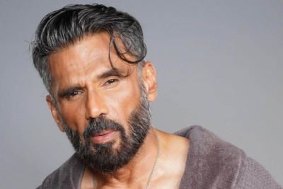 ސުނިލް ޝެޓީ ބުނީ ފަސްނުޖެހި ޗުއްޓީއަށް ފަތުރުވެރިން ކަޝްމީރަށް ދިއުމަށް