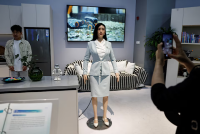 ޗައިނާގެ ހިއުމަނޮއިޑް ރޮބޮޓުތަކުން އިންސާނުންގެ ވަޒީފާތަކަށް ބިރެއް ނެތް