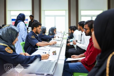 876 މީހުން ކުރިމަތިލި އިމިގްރޭޝަންގެ ވަޒީފާއަށް، އިތުރު 150 މީހުން ނަގަނީ