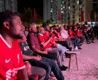 ހަވަޔާއެކު ހުޅުމާލެއަށް ލިވަޕޫލް ސަޕޯޓަރުންގެ އީދެއް