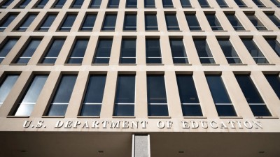 އެމެރިކާގައި އެއްވެސް މަސައްކަތެއް ނުކޮށް ތިބޭ މުވައްޒަފުންތަކަކަށް 7 މިލިއަން ޑޮލަރު