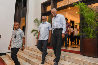 އެތެރެއިން: މެންބަރުން ފިއްތައިގެން ނުބޭތިއްބޭނެ، ފެޅޭނެ؟