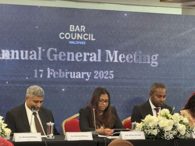 ވަކީލުކަން ކުރާ ދެމަފިރިން: އަނބިމީހާގެ ނޯޓަރީ ސިއްކައިގައި ފިރިމީހާ ސޮއިކުރުމުން، ދެ މީހުންގެ ހުއްދަ ހިފަހައްޓައިފި