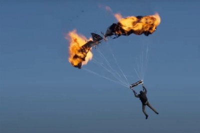 ޓޮމް ކްރޫޒްގެ ސްޓަންޓާއެކު ރެކޯޑު ފޮތަށް