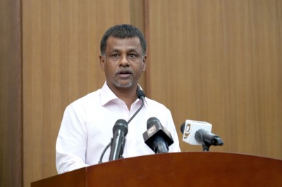 މާލެއަށް ބަރޯސާނުވެ، އަތޮޅުތެރެއިން ސިއްހީ ފަރުވާ ހޯދާ މީހުންގެ އަދަދު އަންނަނީ އިތުރުވަމުން: ނާޒިމް