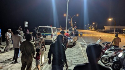 ފައިނުގައި ލައިސެންސް ނެތް ދެ ދަރިވަރުން ދުއްވި ސައިކަލުން ޖެހި ޕްރިންސިޕަލާއި ޓީޗަރަކަށް އަނިޔާވެއްޖެ