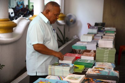 ދިވެހިބަހުގެ އެކެޑަމީން ލިޔުންތެރީންގެ ދުވަހަށް ޚާއްސަ ''ފެންޑާ މައުރަޒު'' ފަށައިފި