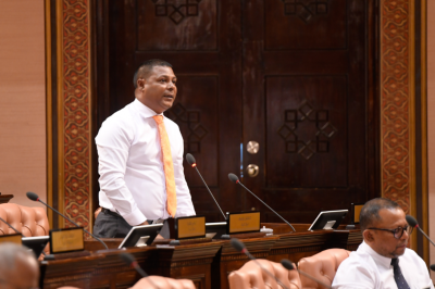 އައްބާސްގެ ހުށަހެޅުމެއް: ރައީސާއި މެންބަރުންގެ ދައުރުގެ މެދުތެރެއިން ވެސް އާންމު ވޯޓެއް މުހިންމު