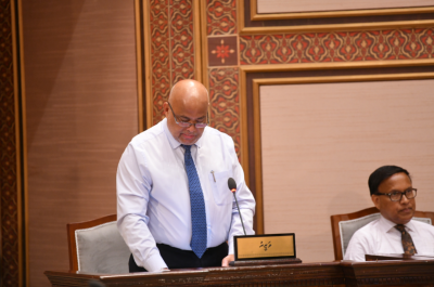 މިނިމަމް ވޭޖްގެ ރިވިއު ޑިސެންބަރަށް ނިންމޭނެ، ލަސްވަނީ ކުރީ ސަރުކާރުގައި ރިޕޯޓު ނުހަދާތީ: ހައިދަރު