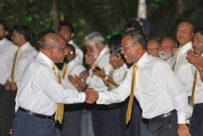 ނަޝީދުމެން ވަކިވި މާޒީ ދޫކޮށް، ވެރިކަން ބަދަލު ކުރެވޭ ކޮންމެ ފޯމިއުލާއަކަށް ތައްޔާރު: ޝާހިދު
