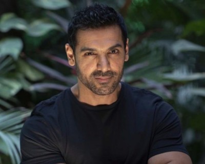 ކުއްޖަކު ހޯދައި އަމިއްލަ އާއިލާއެއް ބިނާކުރަން އަދި ނުވިސްނަން: ޖޯން