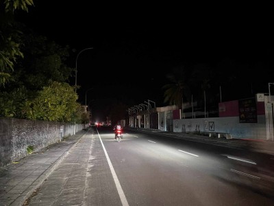 އިންޖީނަކަށް ދިމާވި މައްސަލައެއްގެ ސަބަބުން ކަރަންޓު ކެނޑި، މުޅި އައްޑޫ ކަނު އަނދިރީގައި