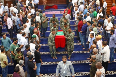 ރަސްމީ އިއްޒަތުގައި ސޯބިރު ފަސްދާނުލައްވައިފި