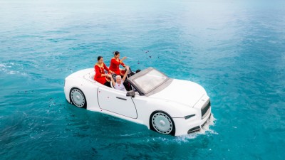 ޖަރުމަނު ފަތުރުވެރިޔާ "މާމާ" ވިލުރީފަށް 46 ވަނަ ފަހަރު، މަރުހަބާކީ ޖެޓް ކާރުގައި