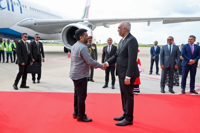 ފުރަމާނަ ދަތުރުފުޅުގައި ލަންކާގެ ރައީސް ރާއްޖެ ވަޑައިގެންފި