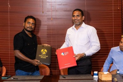 ގޯލްޑް ކަޕުގެ ފުރަތަމަ ކޮލިފައިން ލާމުގައި ބާއްވަނީ