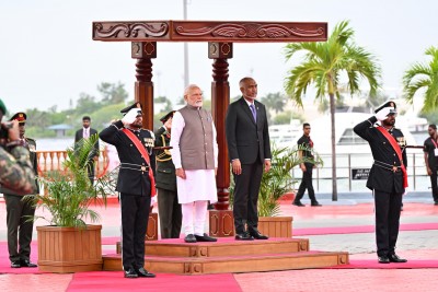 މޯދީއަށް ރަސްމީ އިއްޒަތުގައި މަރުހަބާ ދަންނަވައިފި