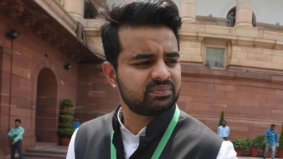 މުވައްޒަފަކު ރޭޕްކުރިކަން ސާބިތުވެ، އިންޑިއާގެ ކުރީގެ މަޖިލިސް މެންބަރަކު އުމަރަށް ޖަލަށް