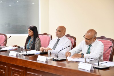 ޕައިލެޓުކަން ކިޔަވާ 127 ދަރިވަރުންގެ ތެރެއިން، ލޯން އިތުރުކޮށްދެނީ 52 ދަރިވަރަކަށް