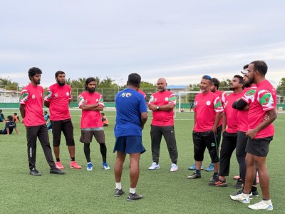 ދުވާފަރުގައި އޭއެފްސީ ބީ ލައިސަންސް ކޯޗިން ކޯހެއް