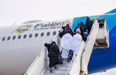 މޯލްޑިވިއަން ބޯޓުގެ މައްސަލަ ހައްލުވެ، ތިންގަޑިއިރު ފަހުން އުމްރާވެރިން މާލެއަށް ފުރައިފި